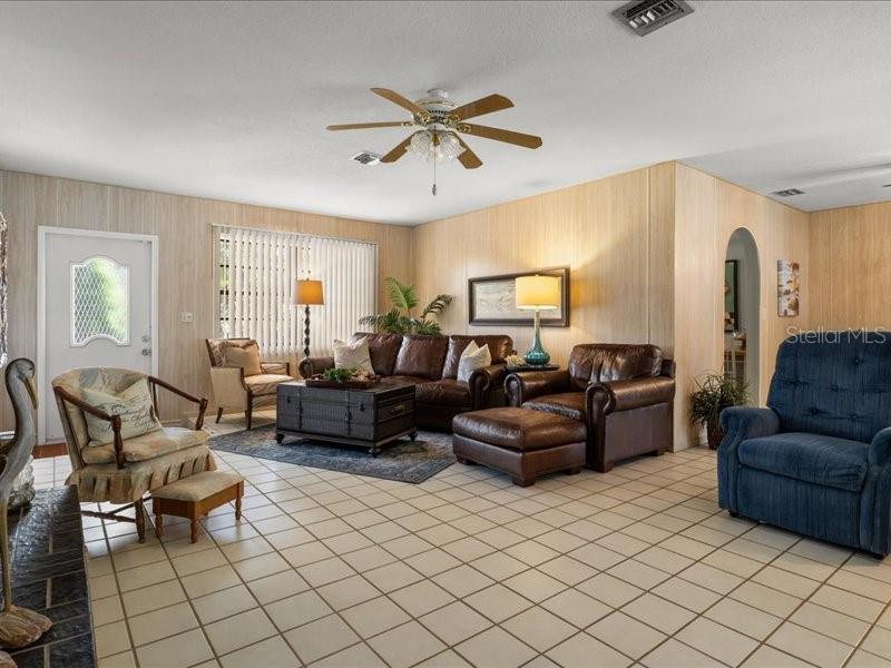 HOWEY W J LAND STARR LAKE - Residential