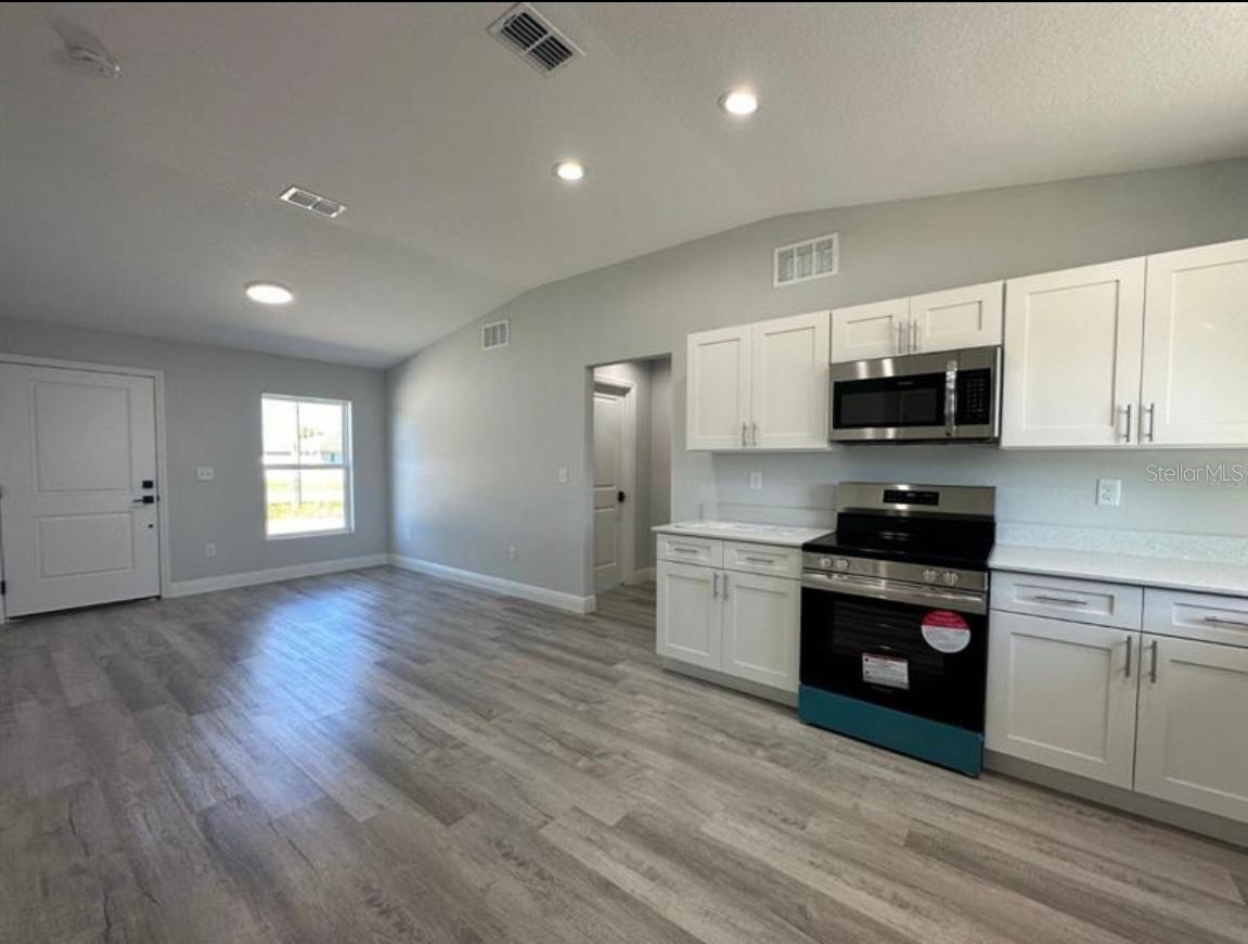 SILVER SPGS SHORES UN #18 - Residential Lease