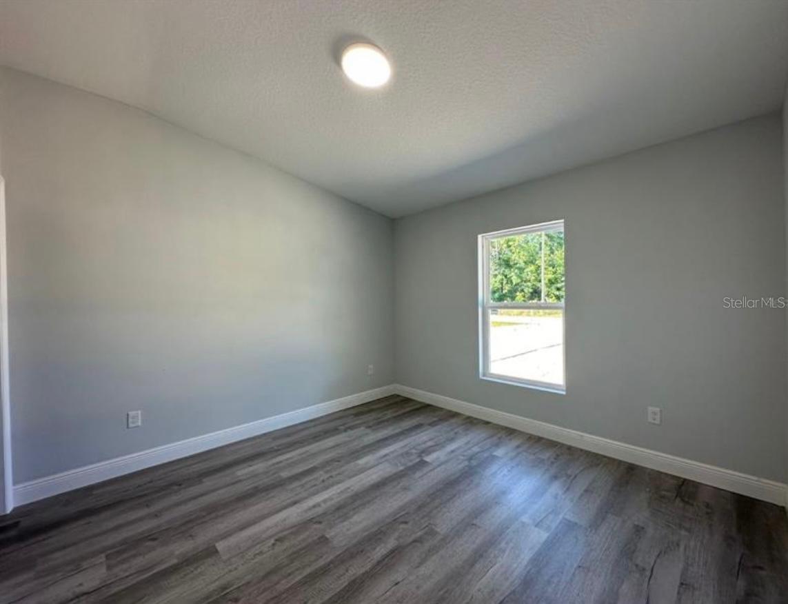 SILVER SPGS SHORES UN #18 - Residential Lease