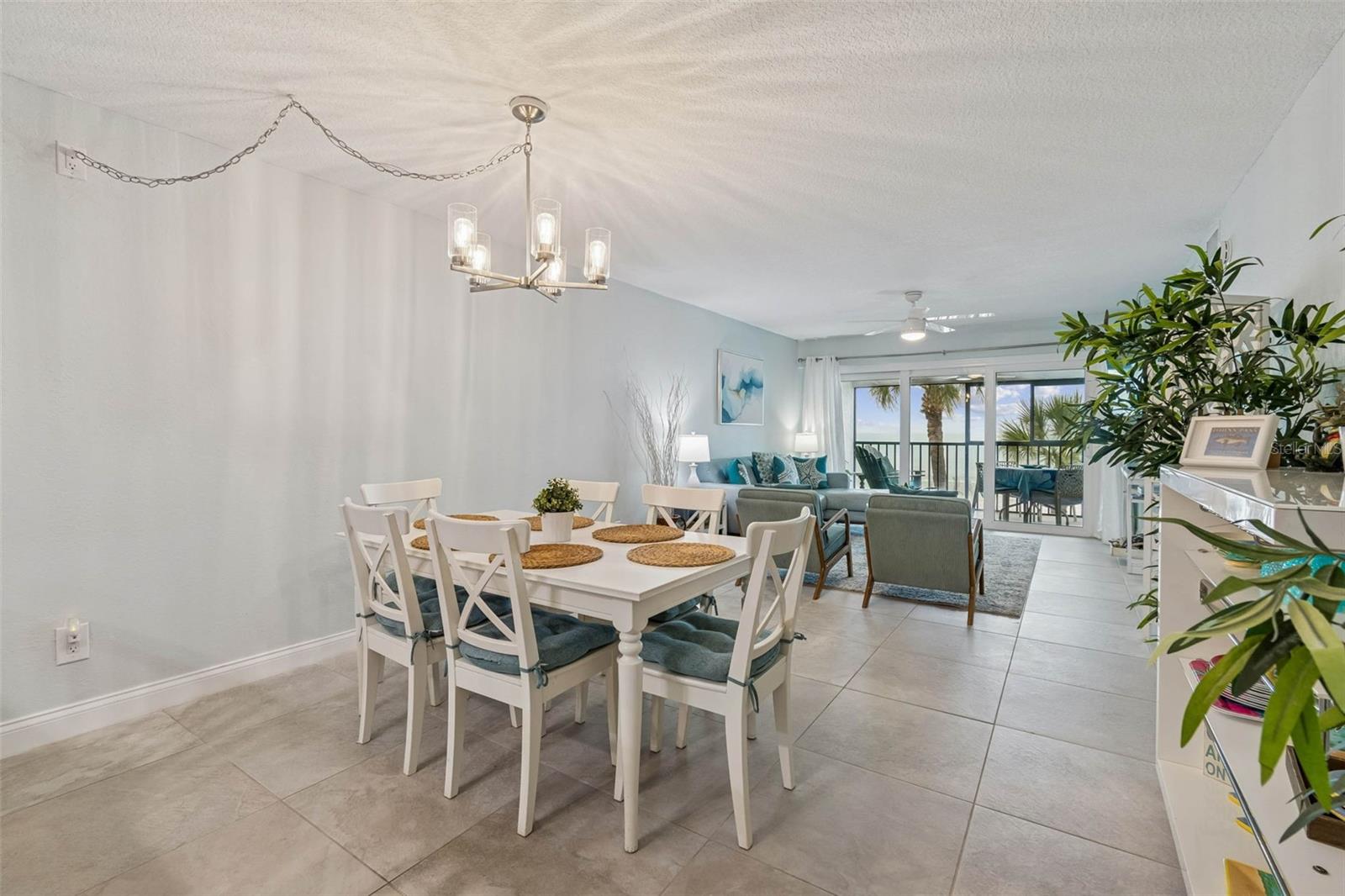 ARIE DAM CONDO - Residential