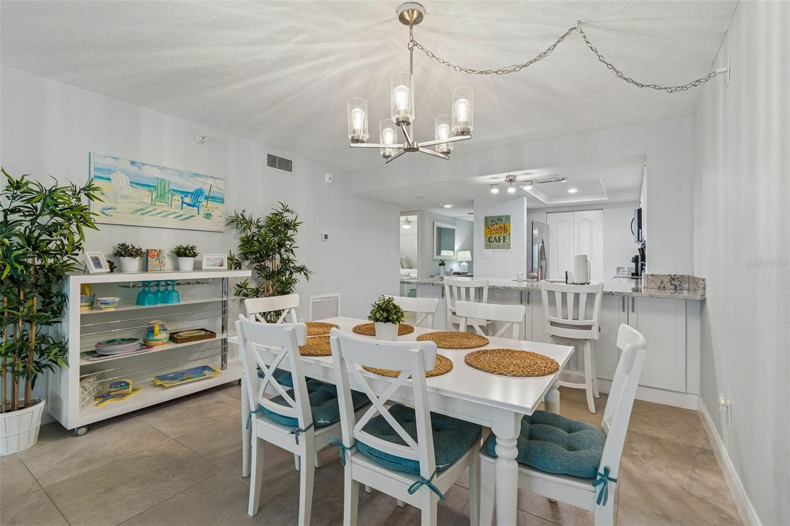 ARIE DAM CONDO - Residential