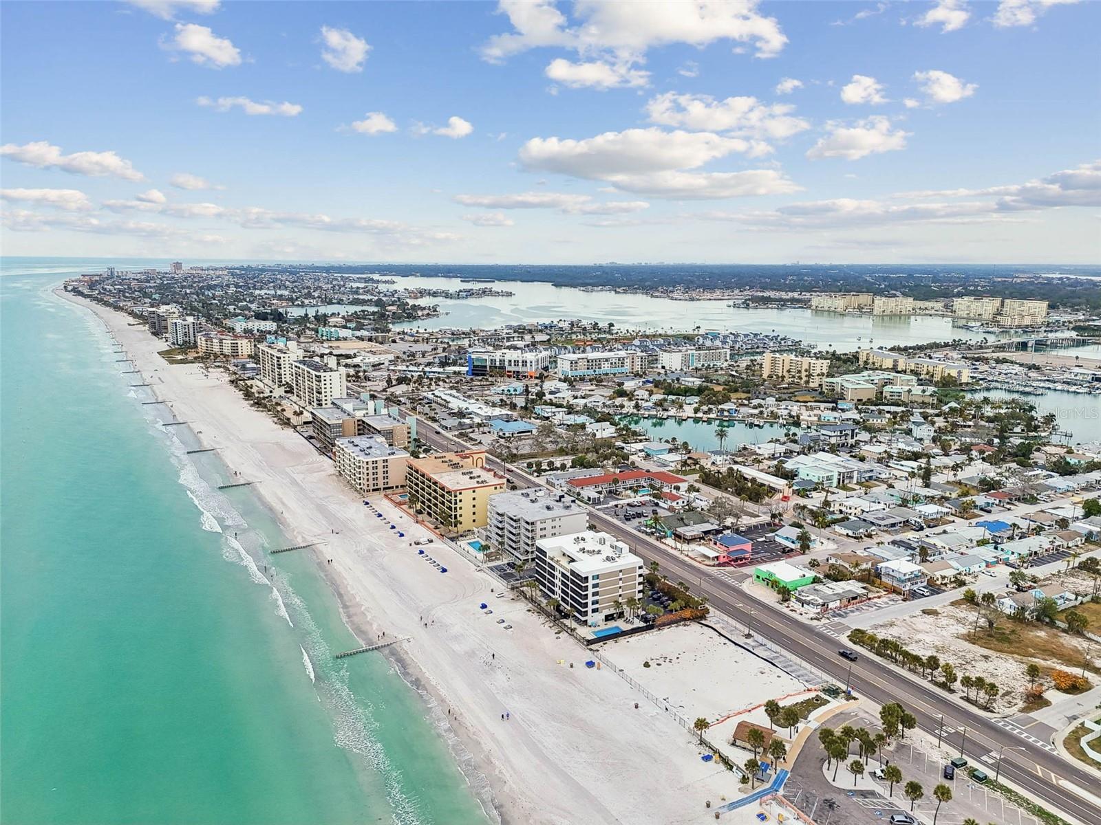 ARIE DAM CONDO - Residential