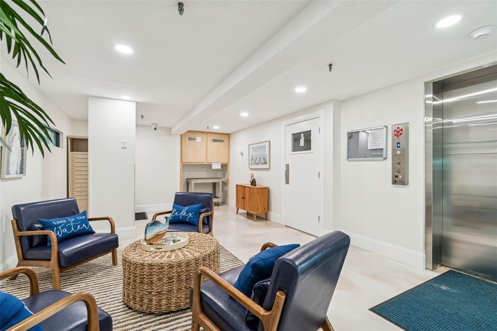 ARIE DAM CONDO - Residential