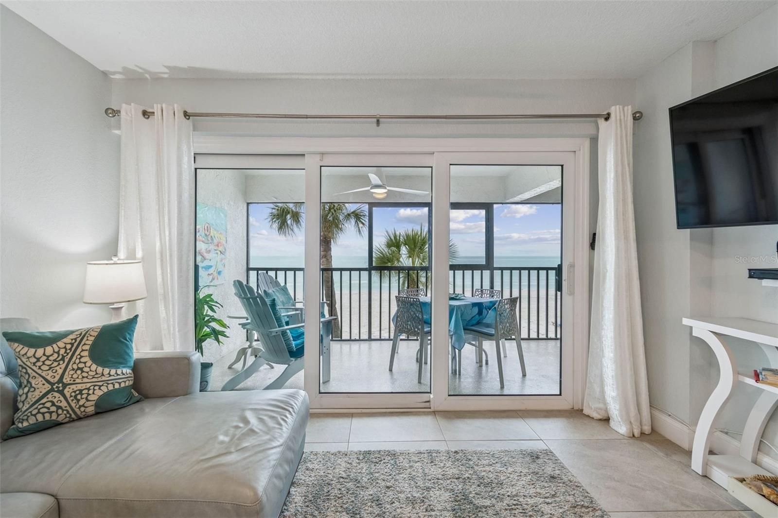 ARIE DAM CONDO - Residential