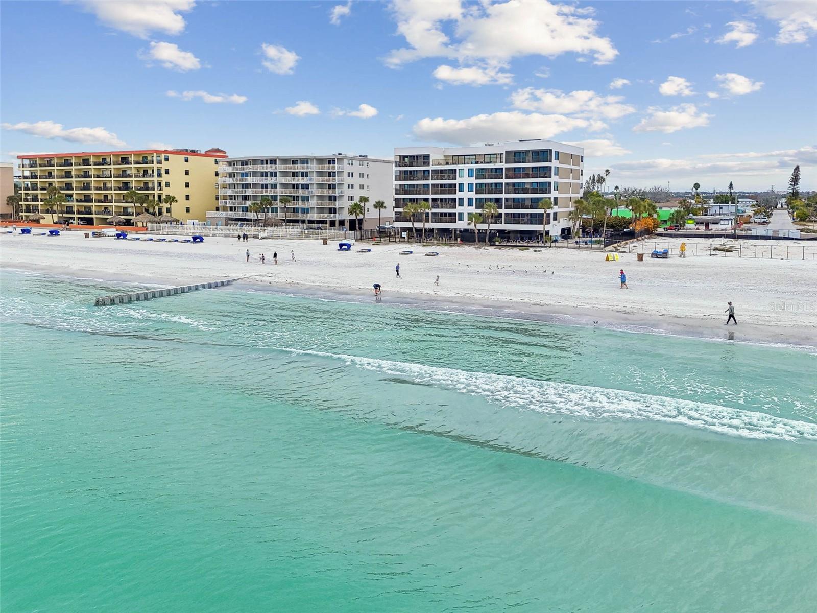 ARIE DAM CONDO - Residential