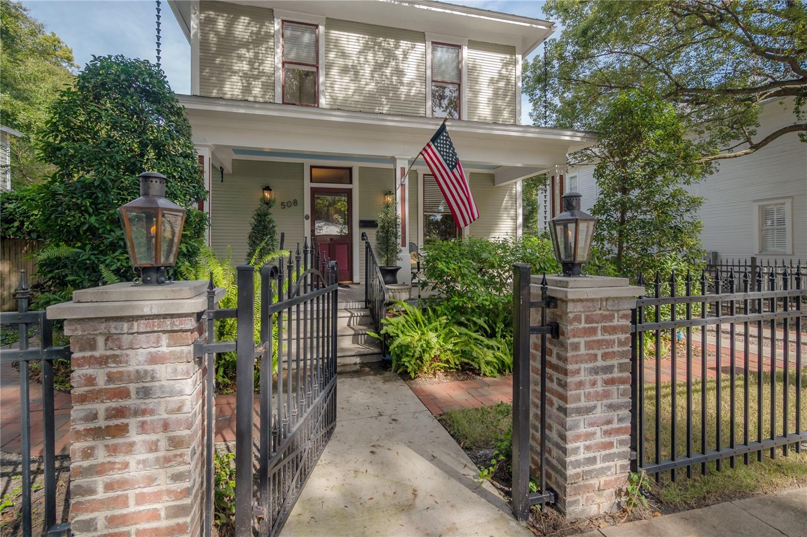 CAMPBELLS - HISTORIC TAMPA HEIGHTS AREA - Residential