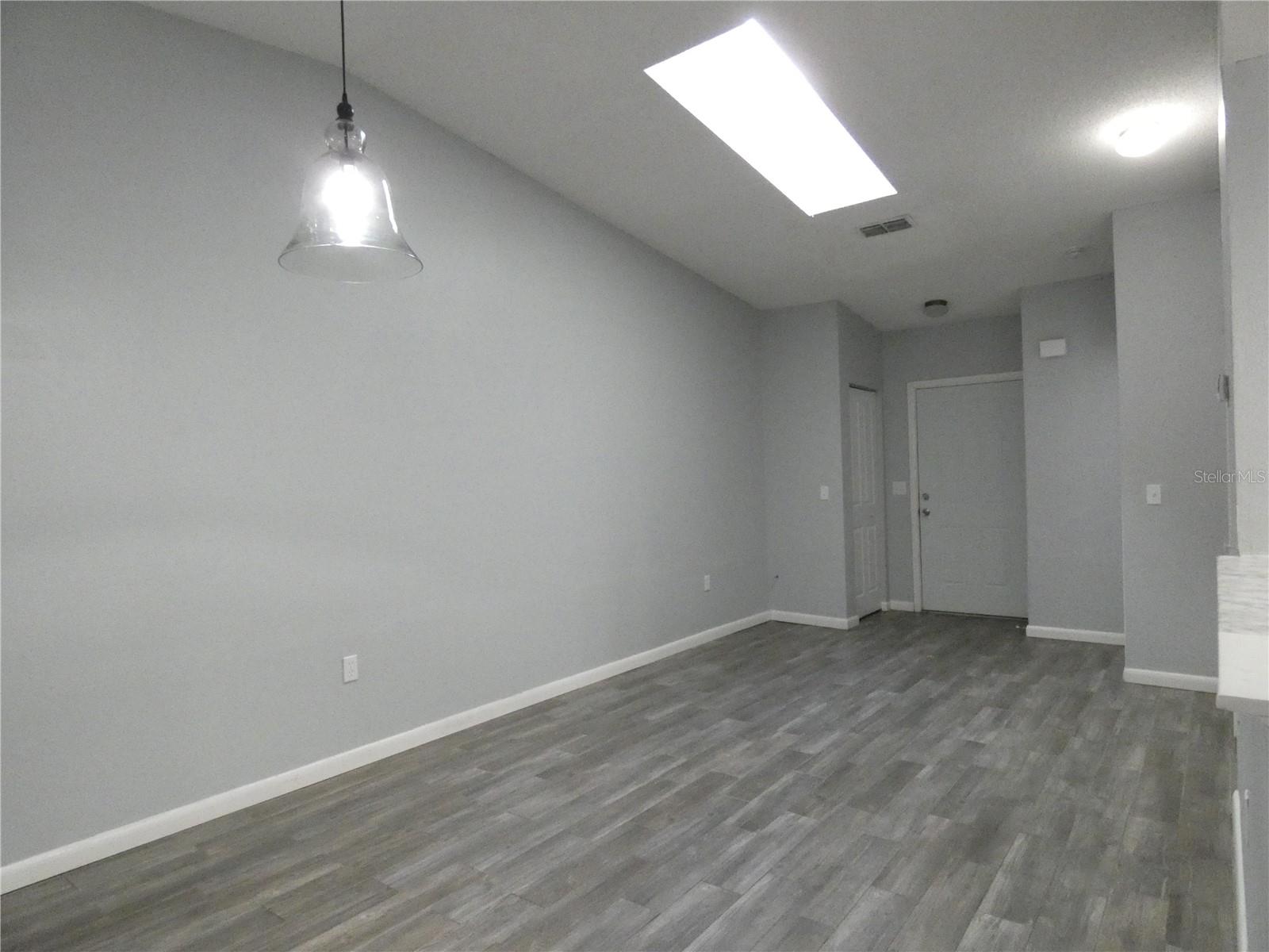 WESTSIDE TWNHMS - Residential