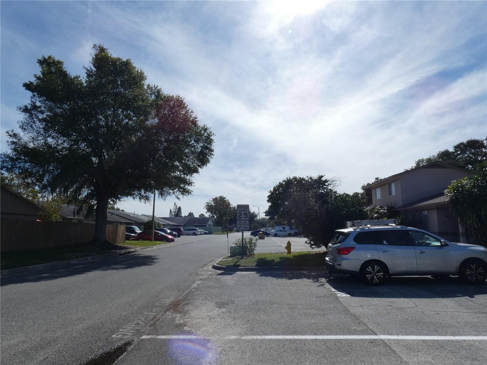 WESTSIDE TWNHMS - Residential