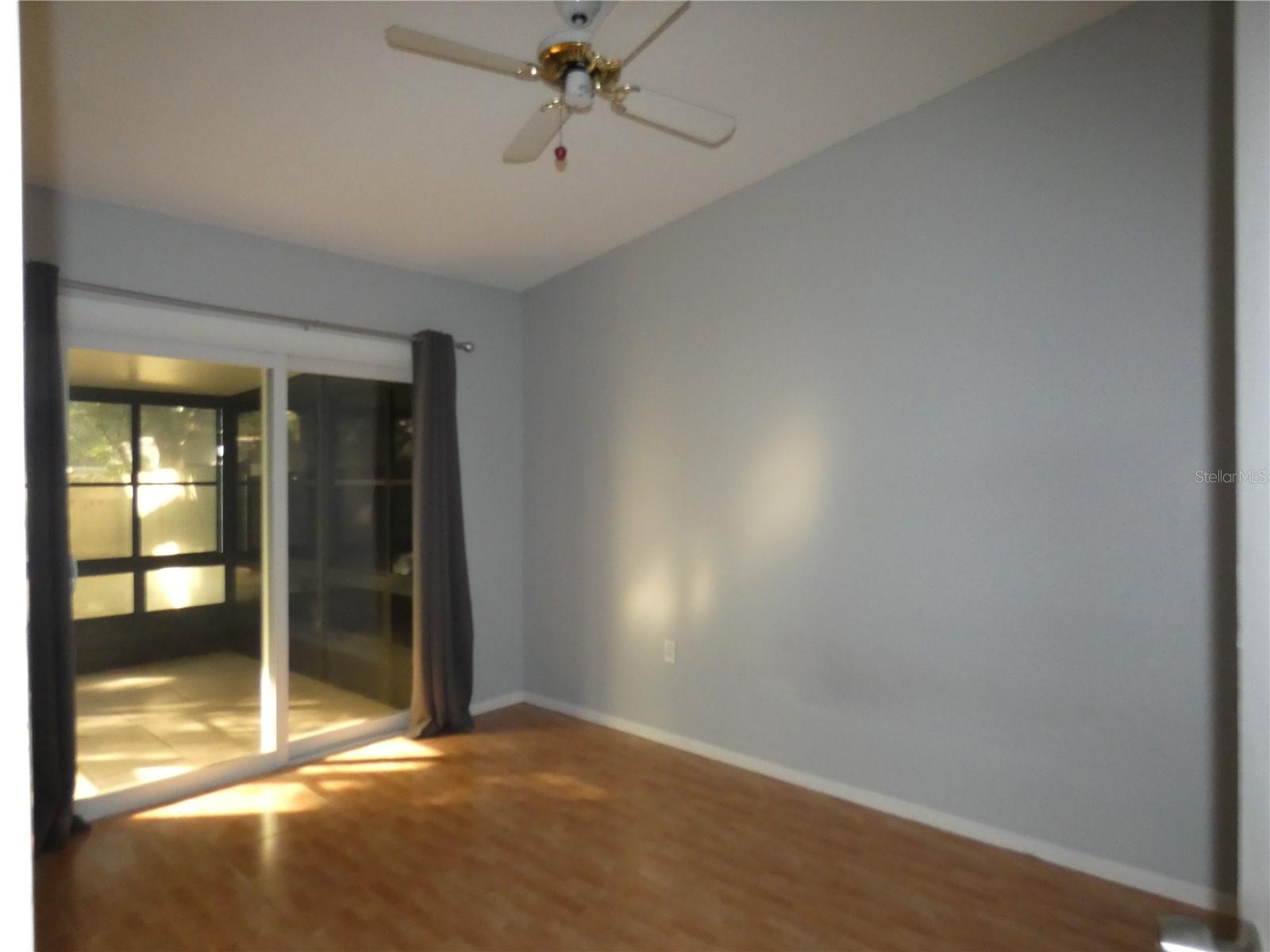 WESTSIDE TWNHMS - Residential