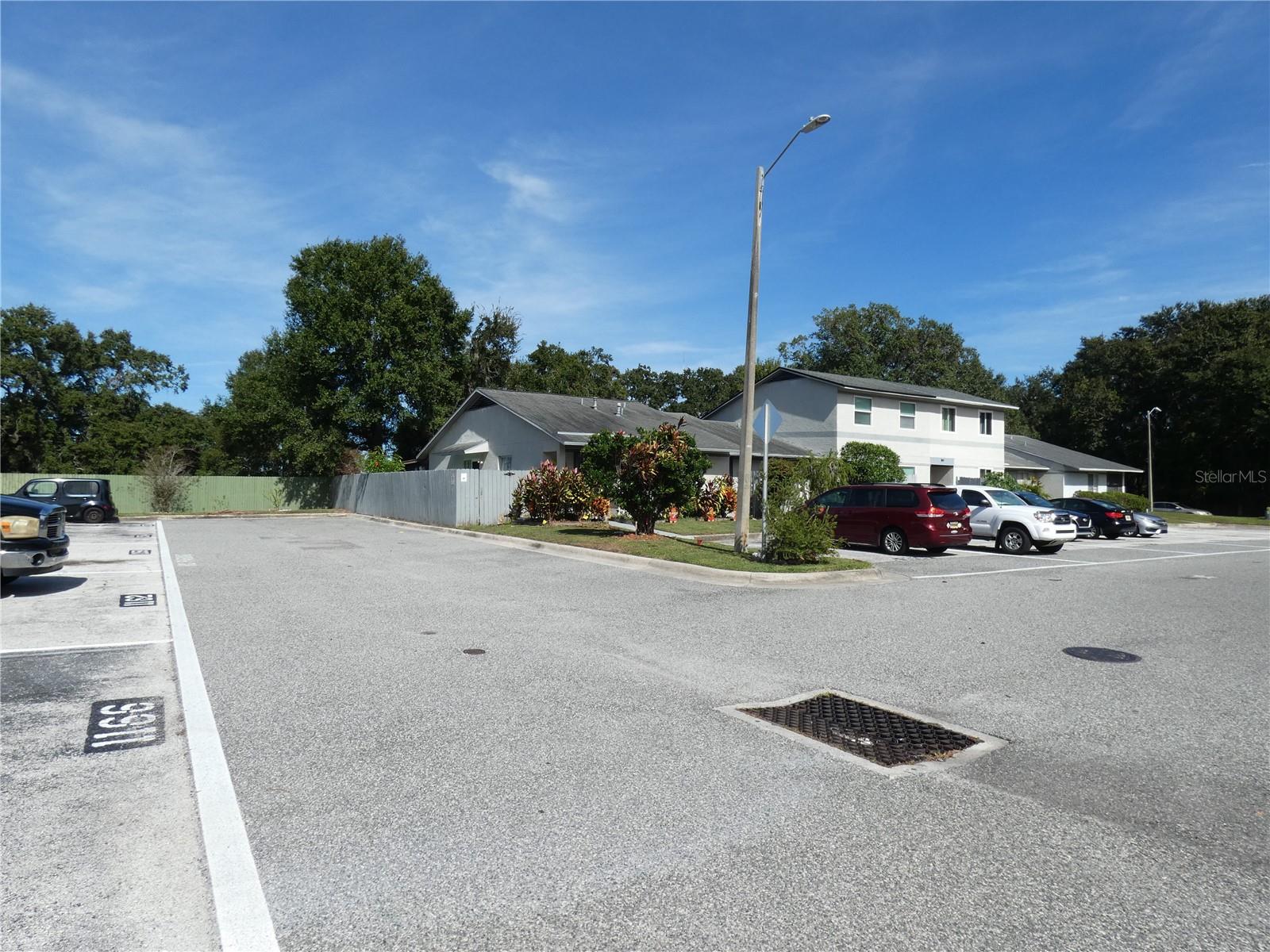 WESTSIDE TWNHMS - Residential