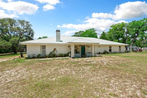 A home in HOMOSASSA