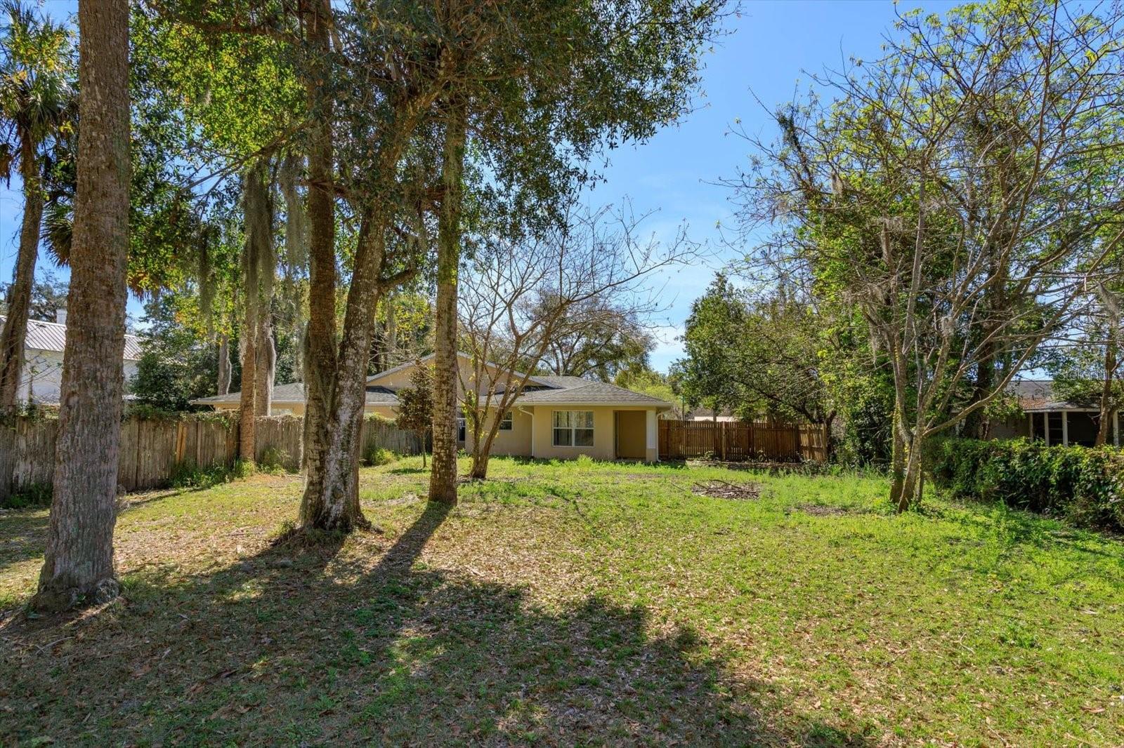 FRUITLAND PARK - Residential Lease