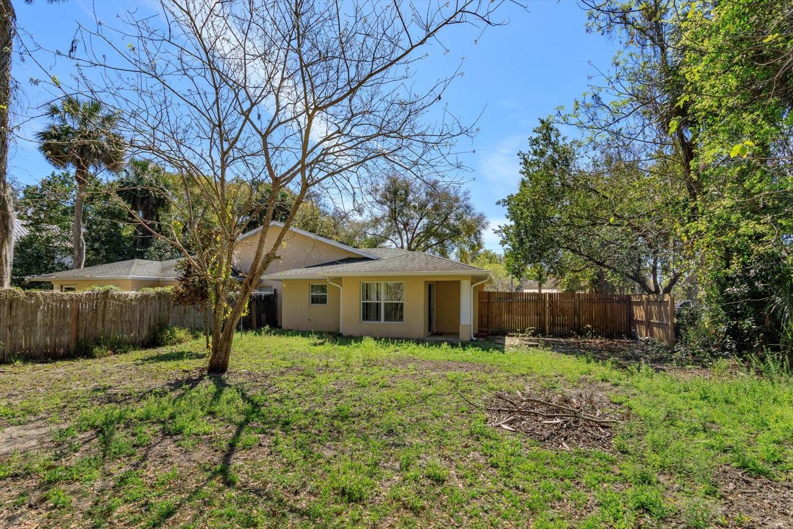 FRUITLAND PARK - Residential Lease