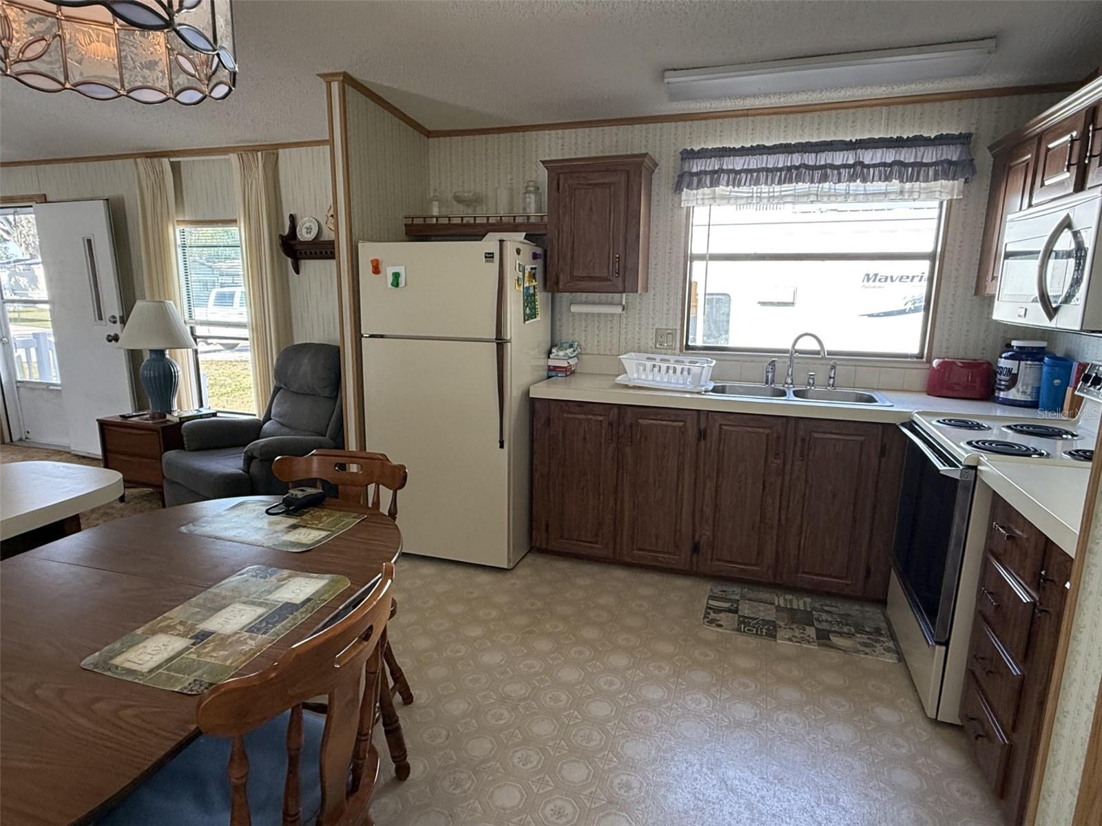 LAKE MARIANA ACRES - Residential