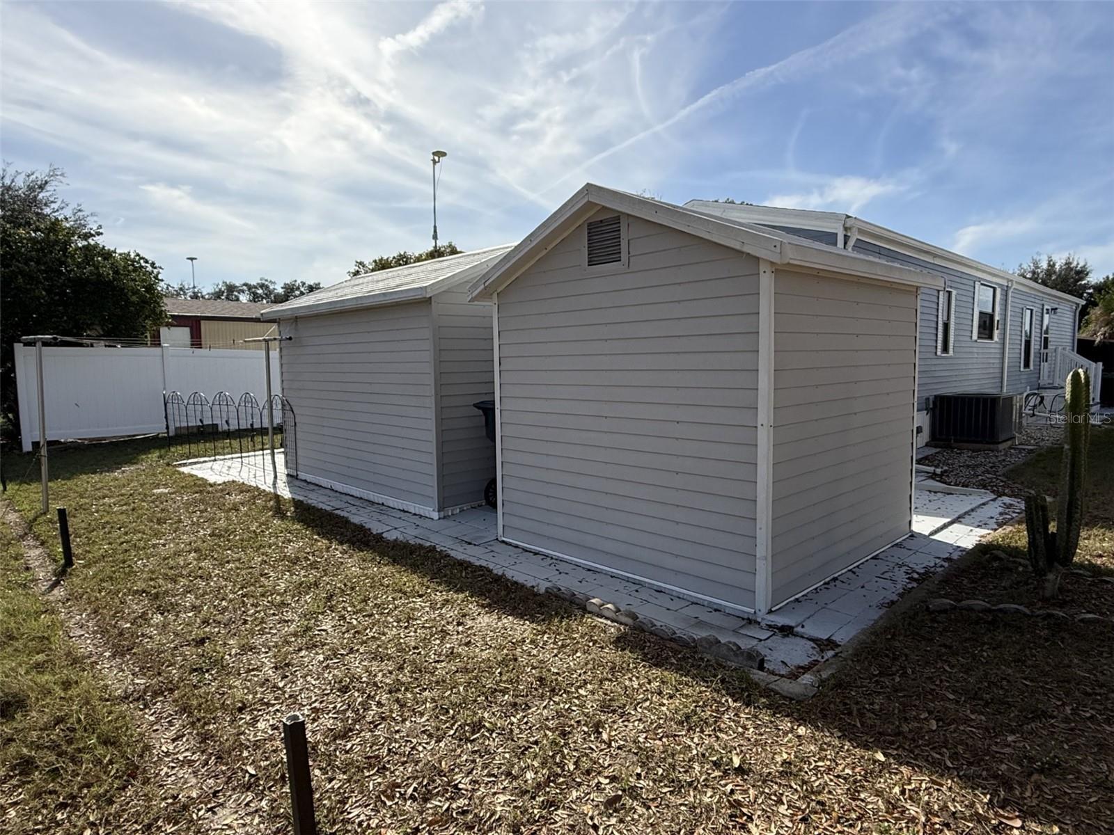 LAKE MARIANA ACRES - Residential