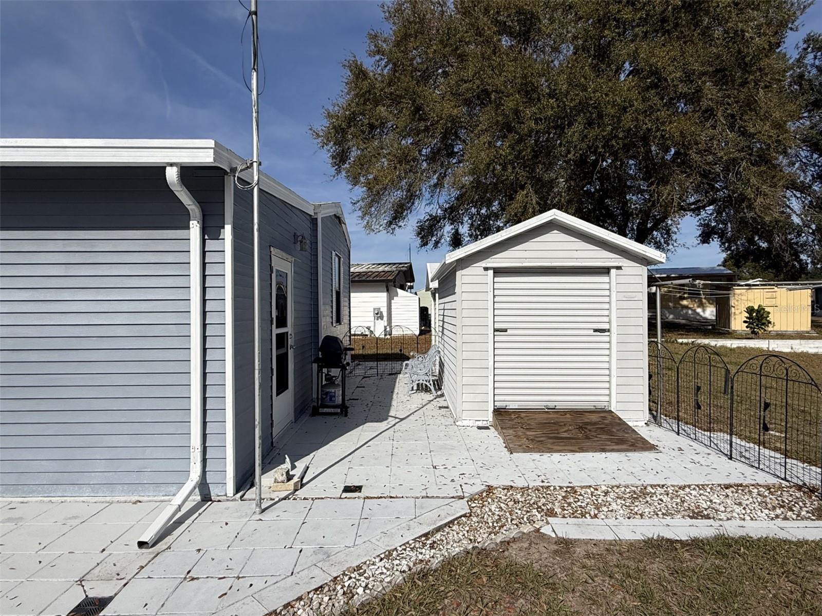 LAKE MARIANA ACRES - Residential