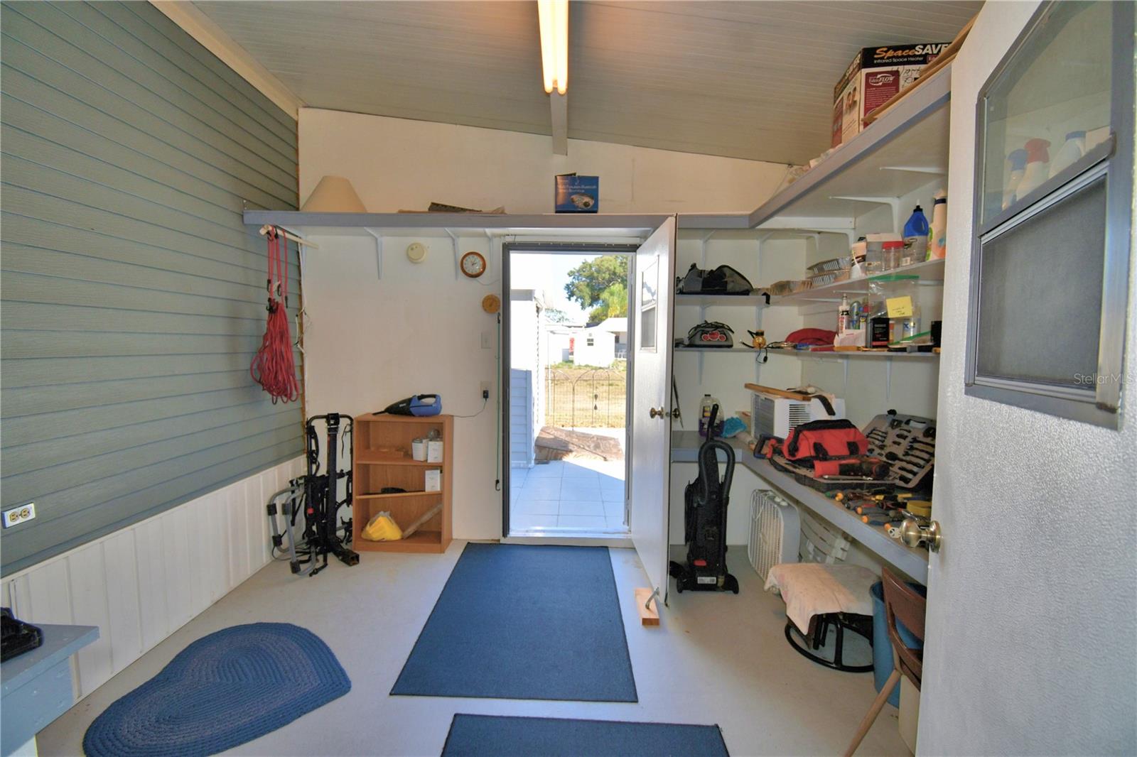 LAKE MARIANA ACRES - Residential