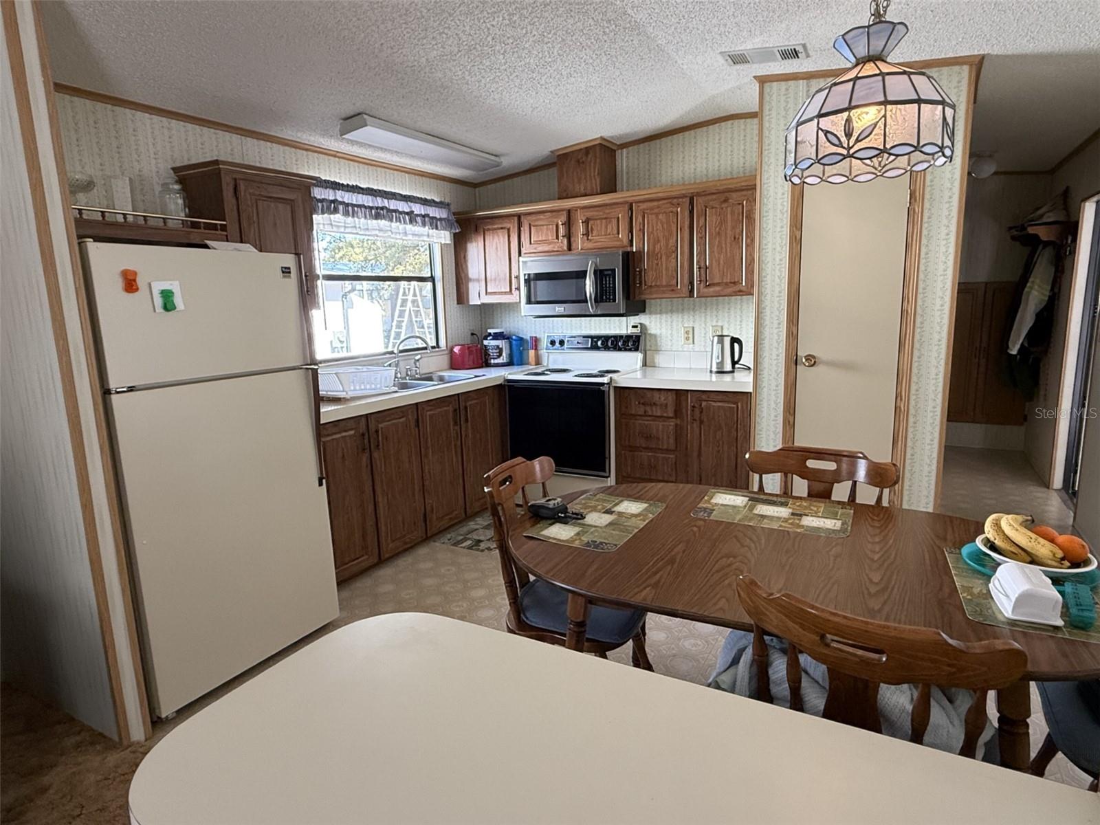 LAKE MARIANA ACRES - Residential