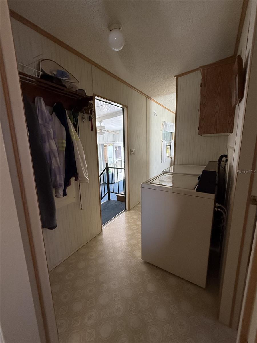 LAKE MARIANA ACRES - Residential