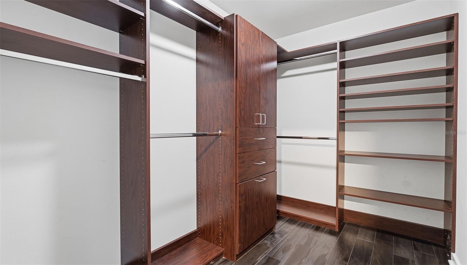 SKYPOINT A CONDO - Residential