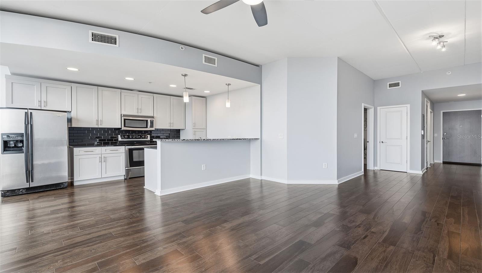 SKYPOINT A CONDO - Residential