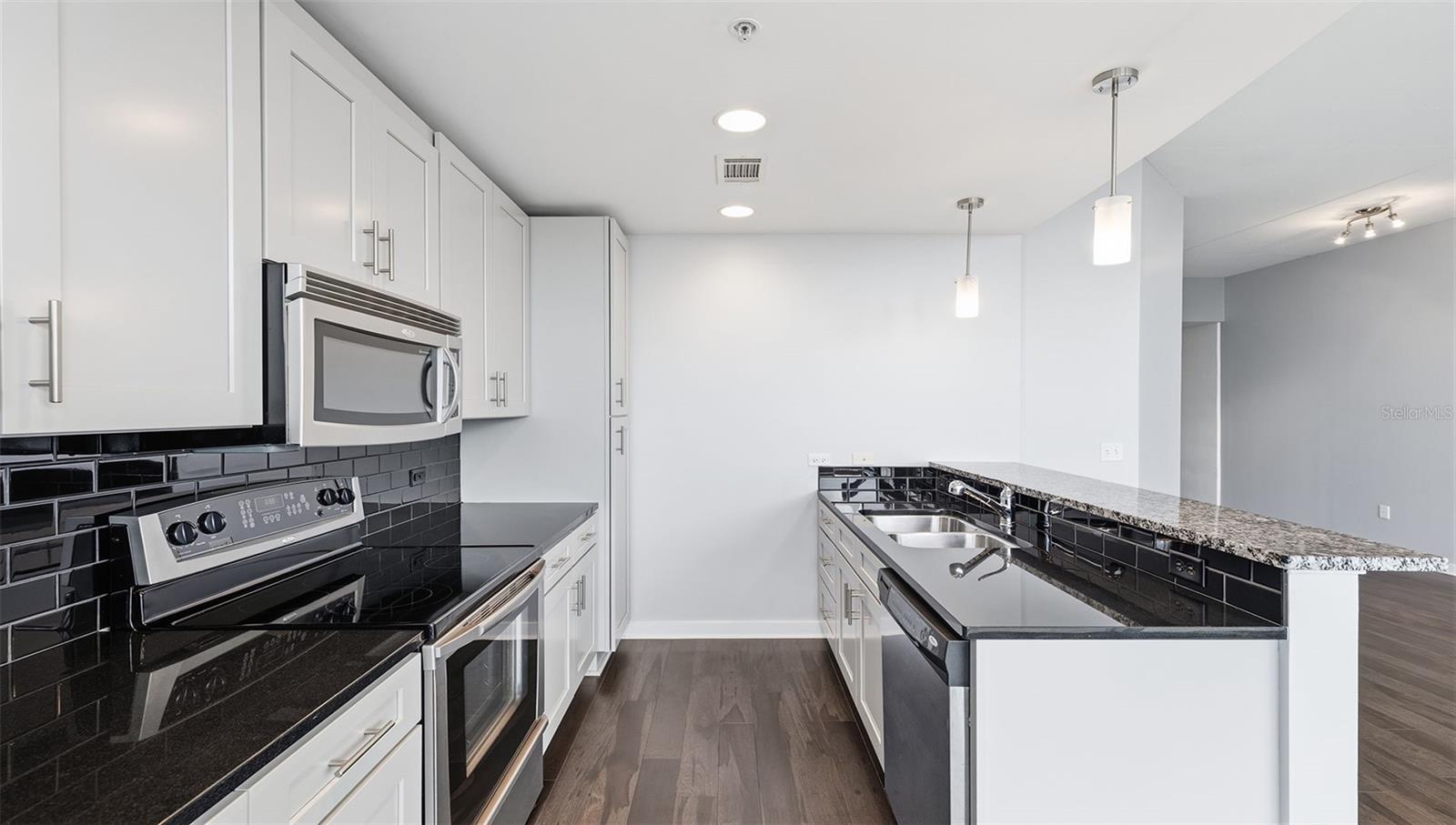 SKYPOINT A CONDO - Residential