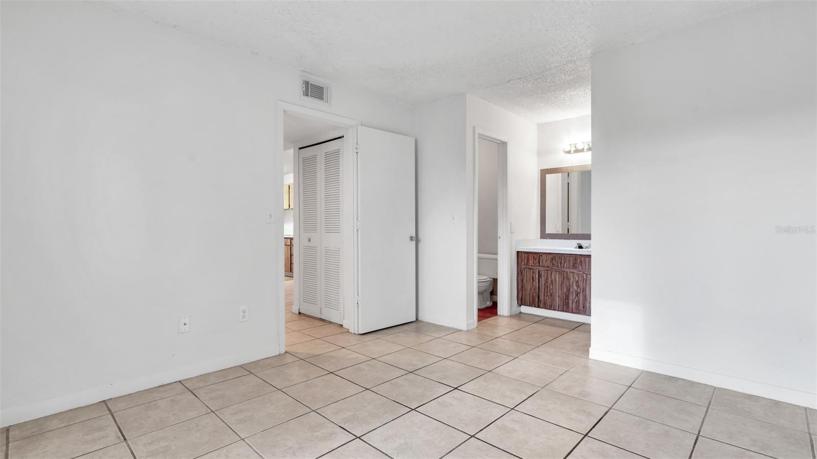 HARBOR CLUB CONDO - Residential Lease