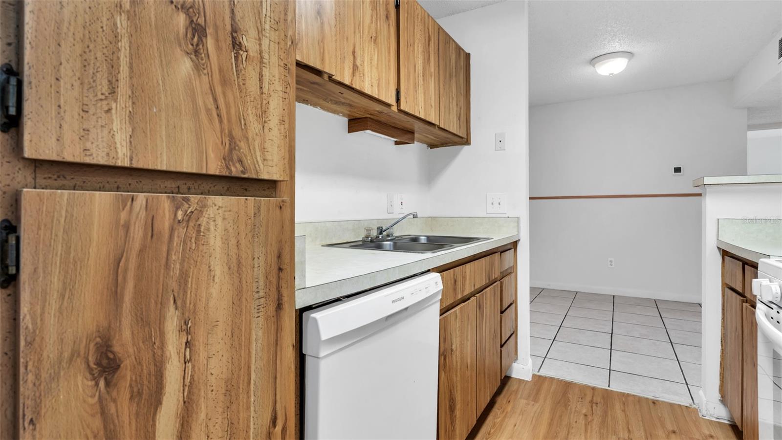 HARBOR CLUB CONDO - Residential Lease