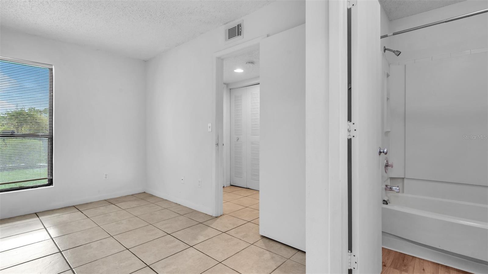 HARBOR CLUB CONDO - Residential Lease