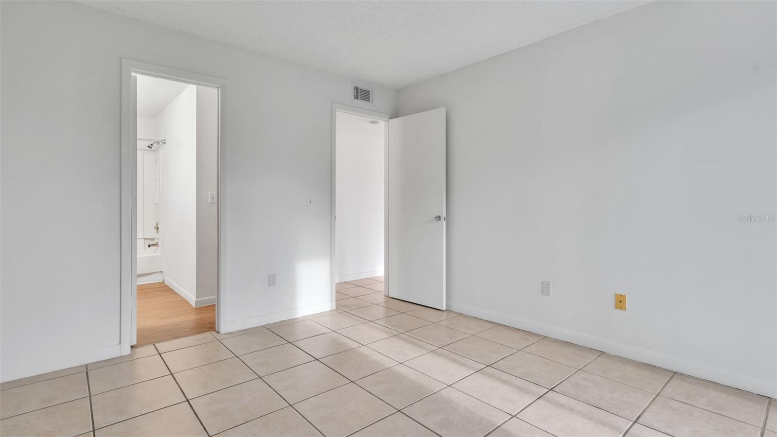 HARBOR CLUB CONDO - Residential Lease