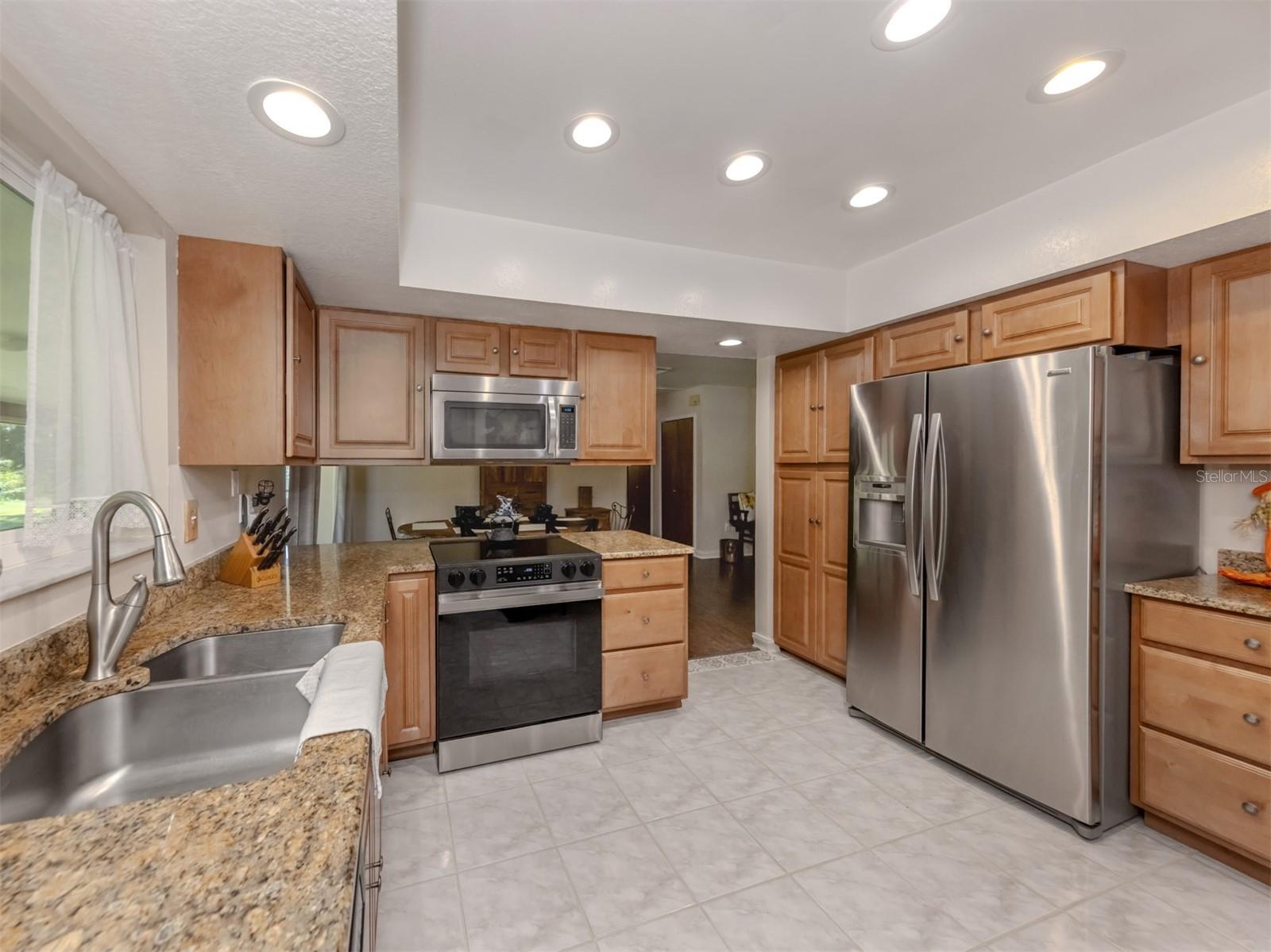 1110 GLADSTONE BOULEVARD