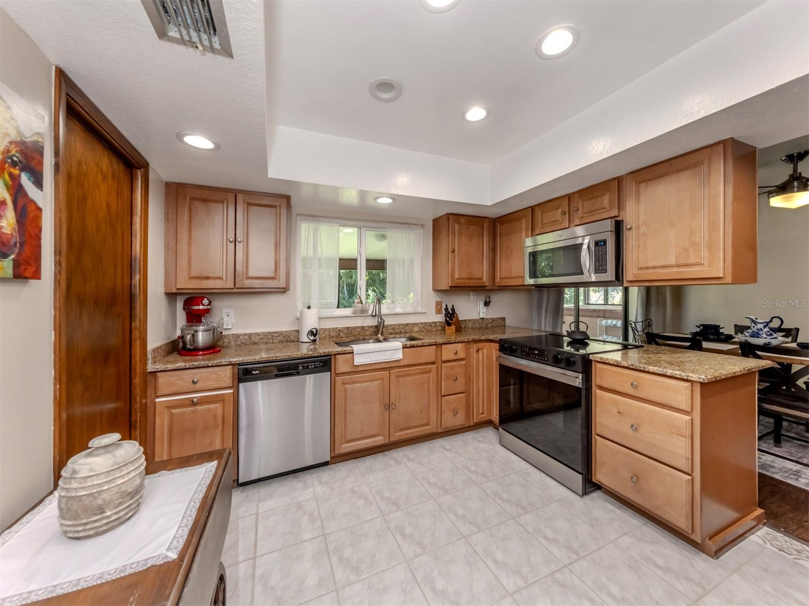 1110 GLADSTONE BOULEVARD