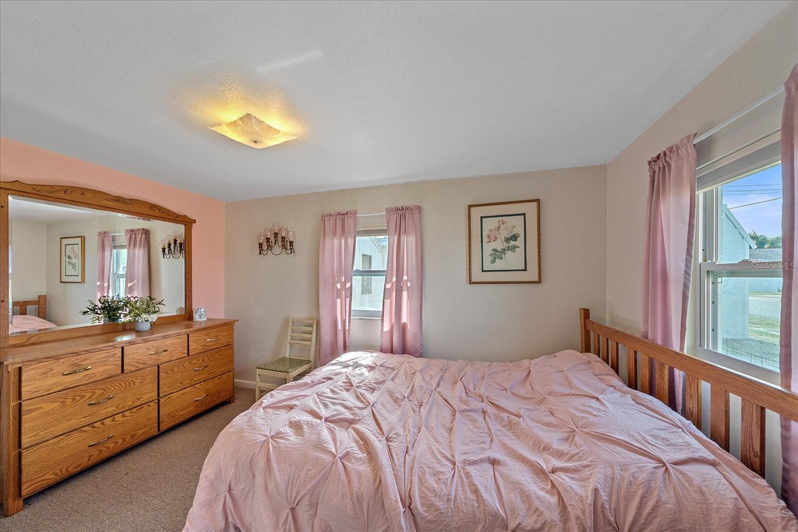 PINECRAFT - Residential