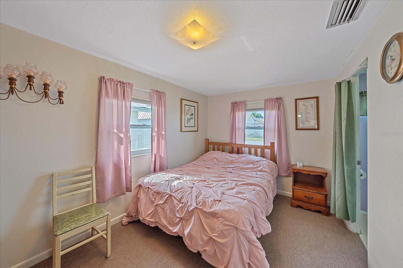 PINECRAFT - Residential