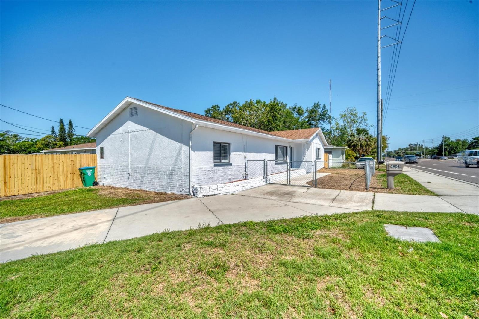 7824 STARKEY ROAD