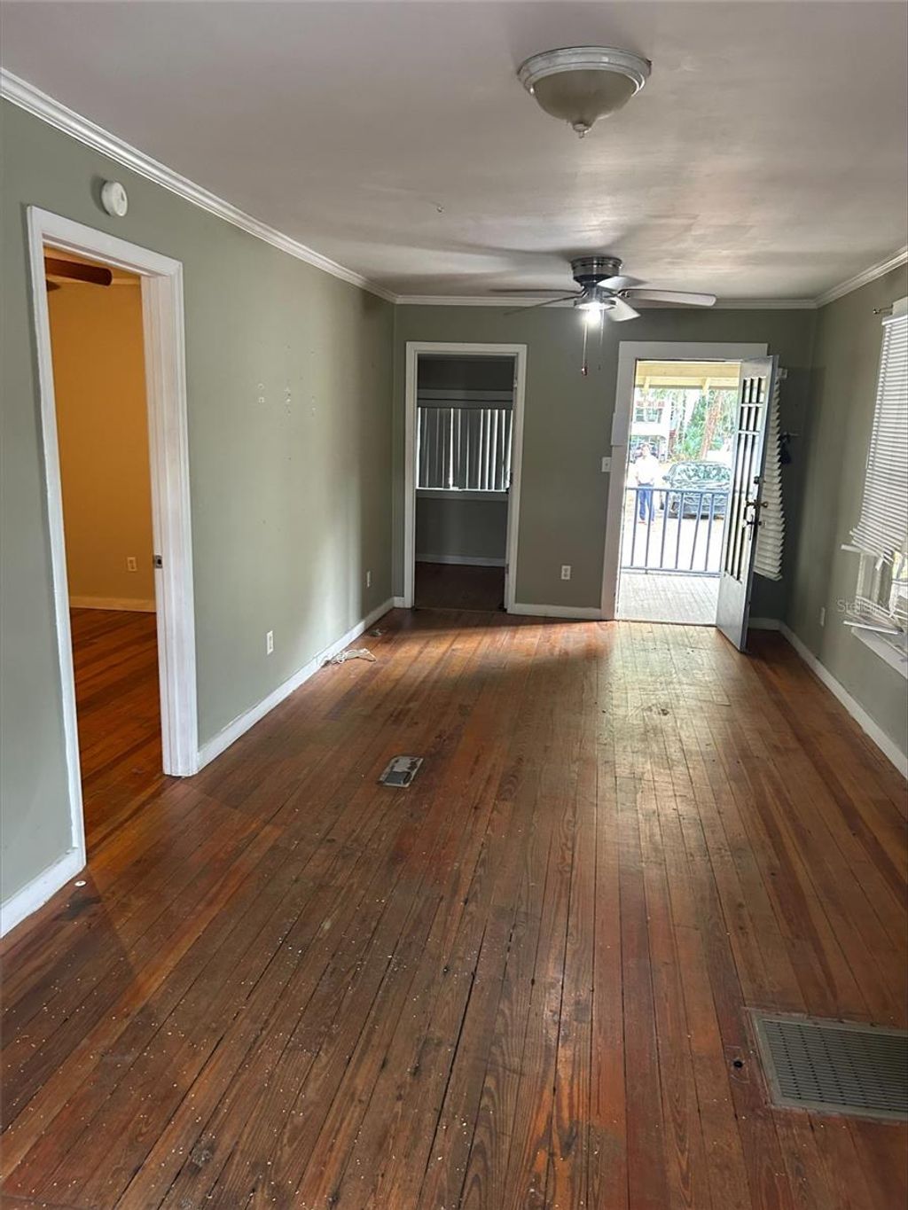 Photo of 425 Avenue B NE, Winter Haven, FL 33881 (MLS # P4938413)