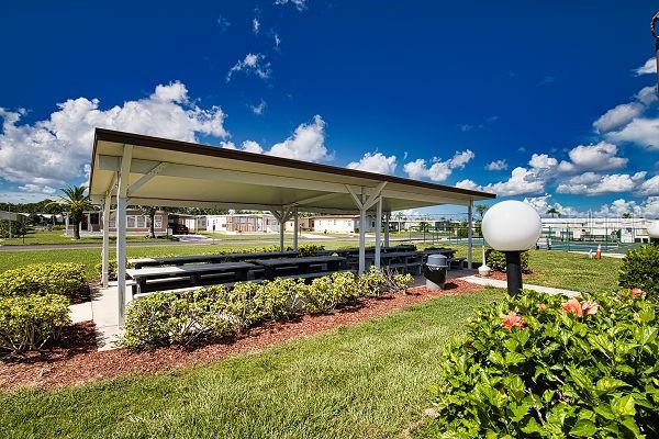 LA CASA MHP CO-OP - Residential