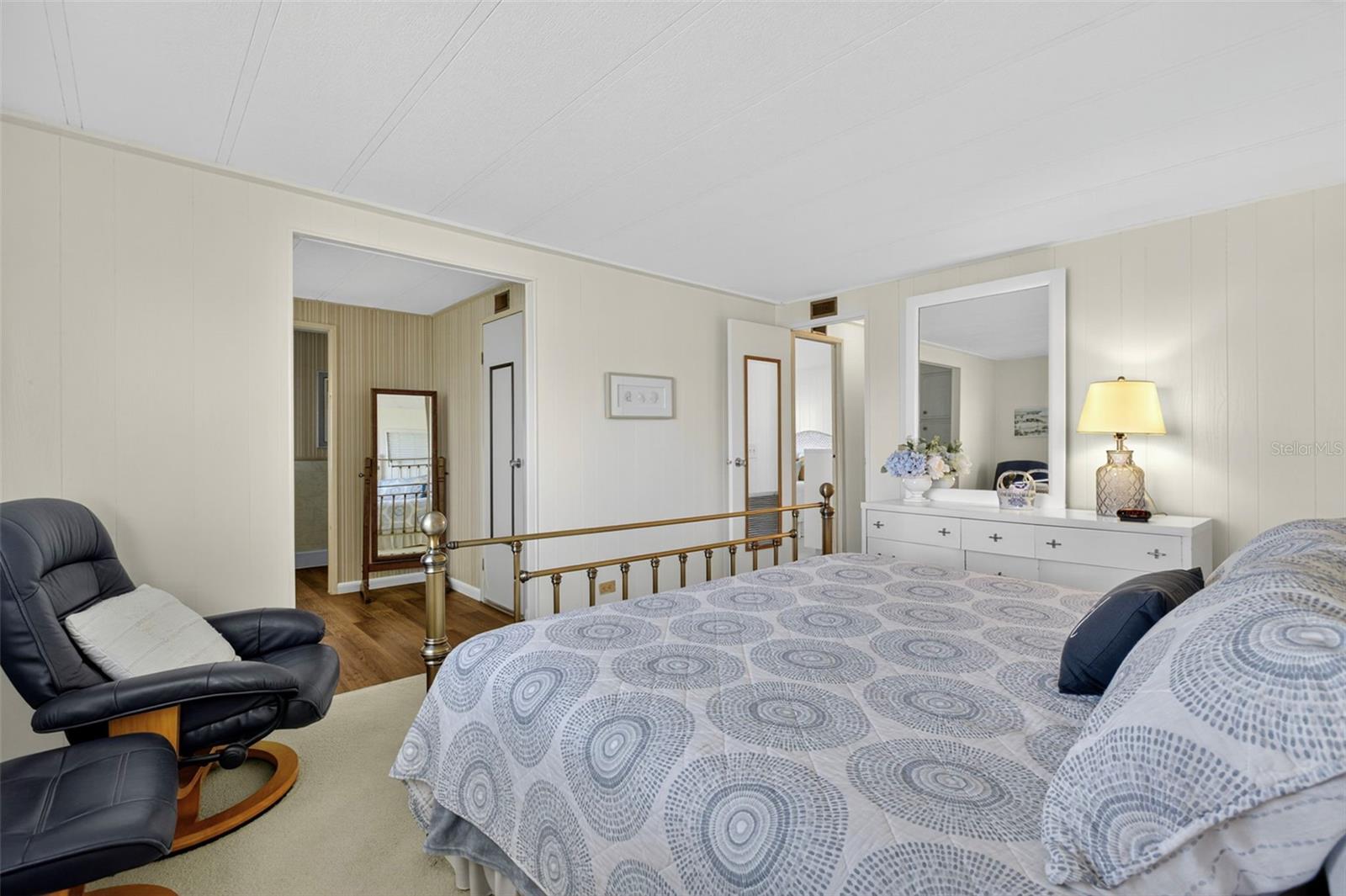 LA CASA MHP CO-OP - Residential