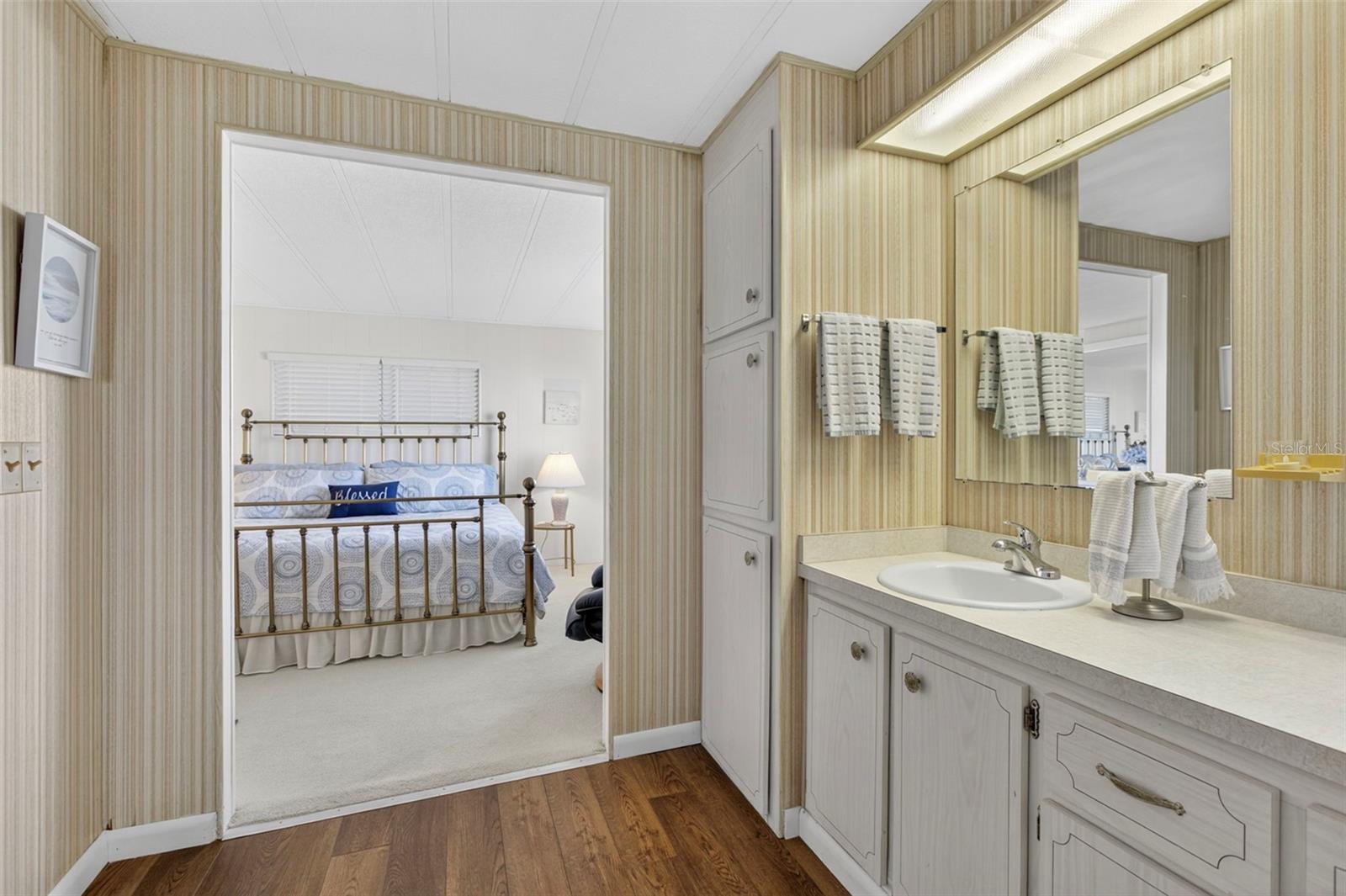 LA CASA MHP CO-OP - Residential