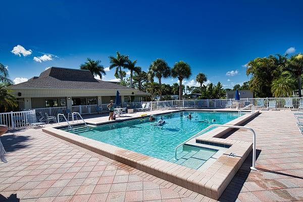 LA CASA MHP CO-OP - Residential