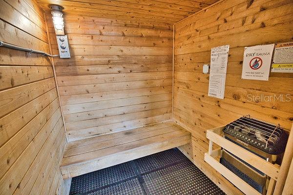 LA CASA MHP CO-OP - Residential