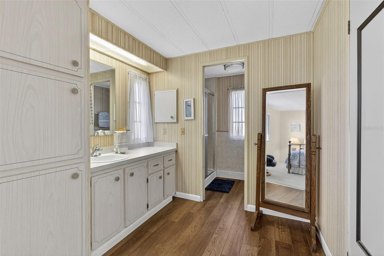 LA CASA MHP CO-OP - Residential