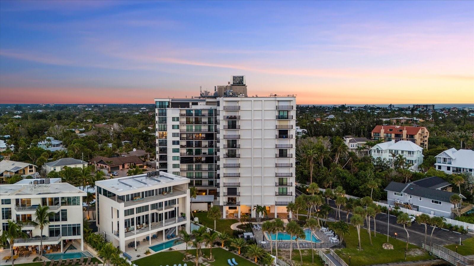 SIESTA TOWERS - Residential