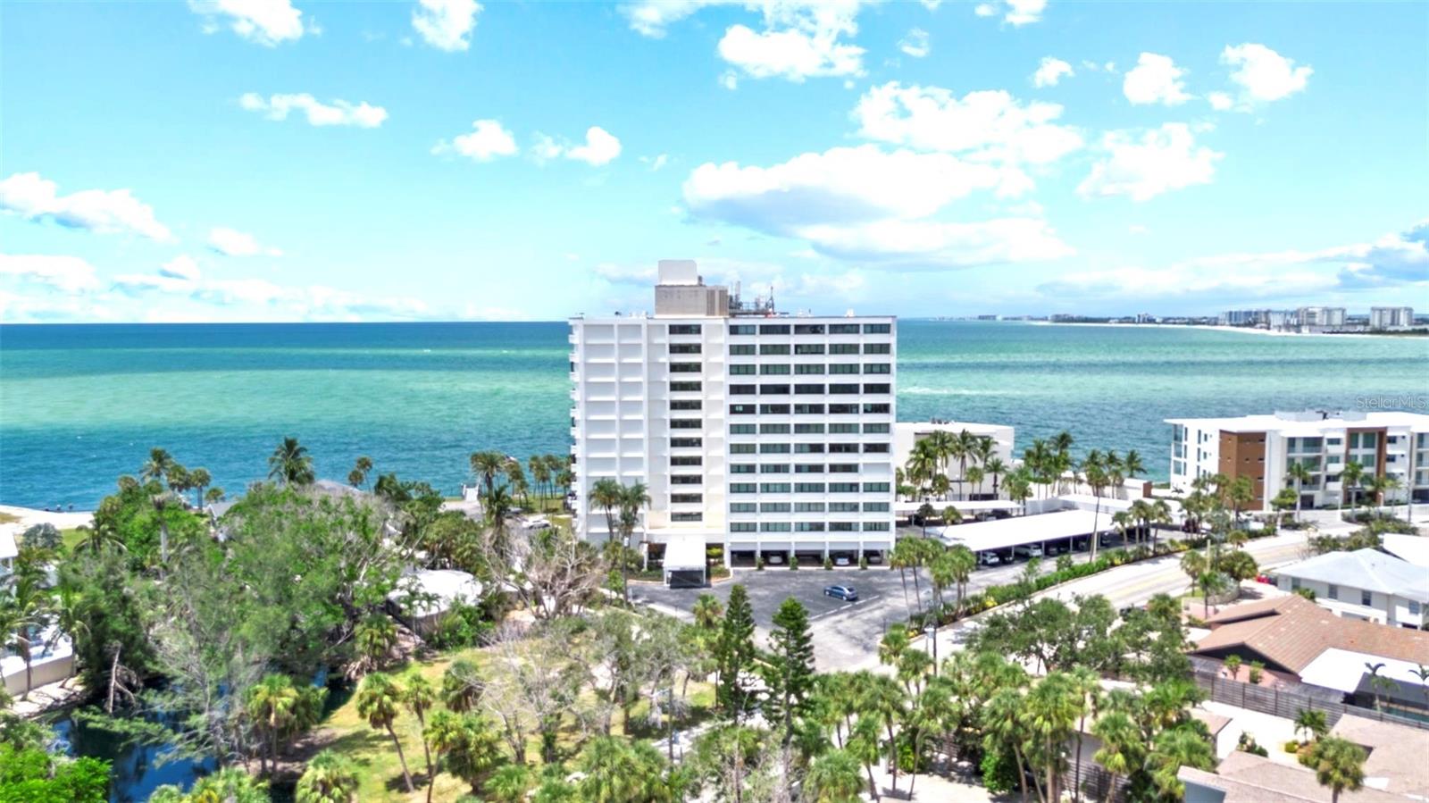 SIESTA TOWERS - Residential