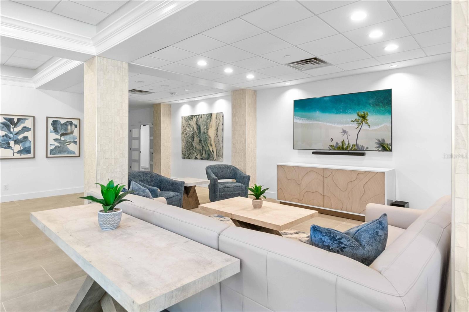 SIESTA TOWERS - Residential