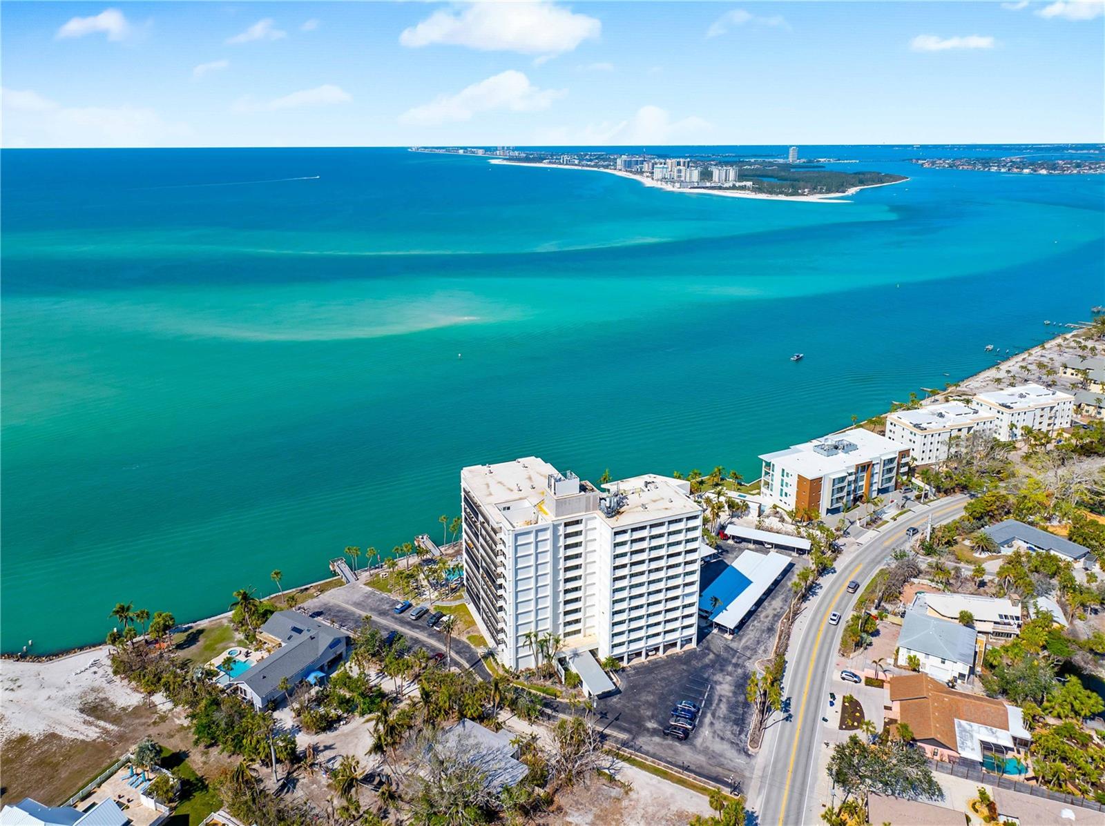 SIESTA TOWERS - Residential