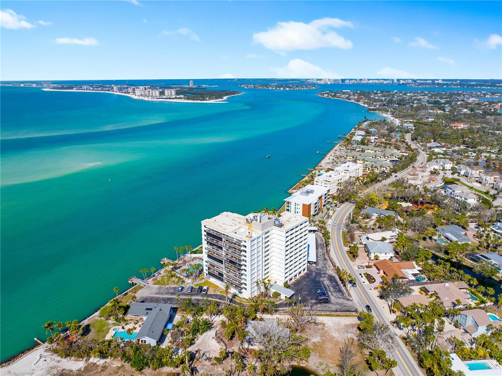 SIESTA TOWERS - Residential