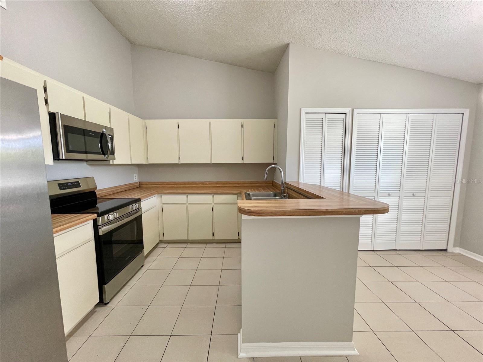 638 WARRENTON ROAD