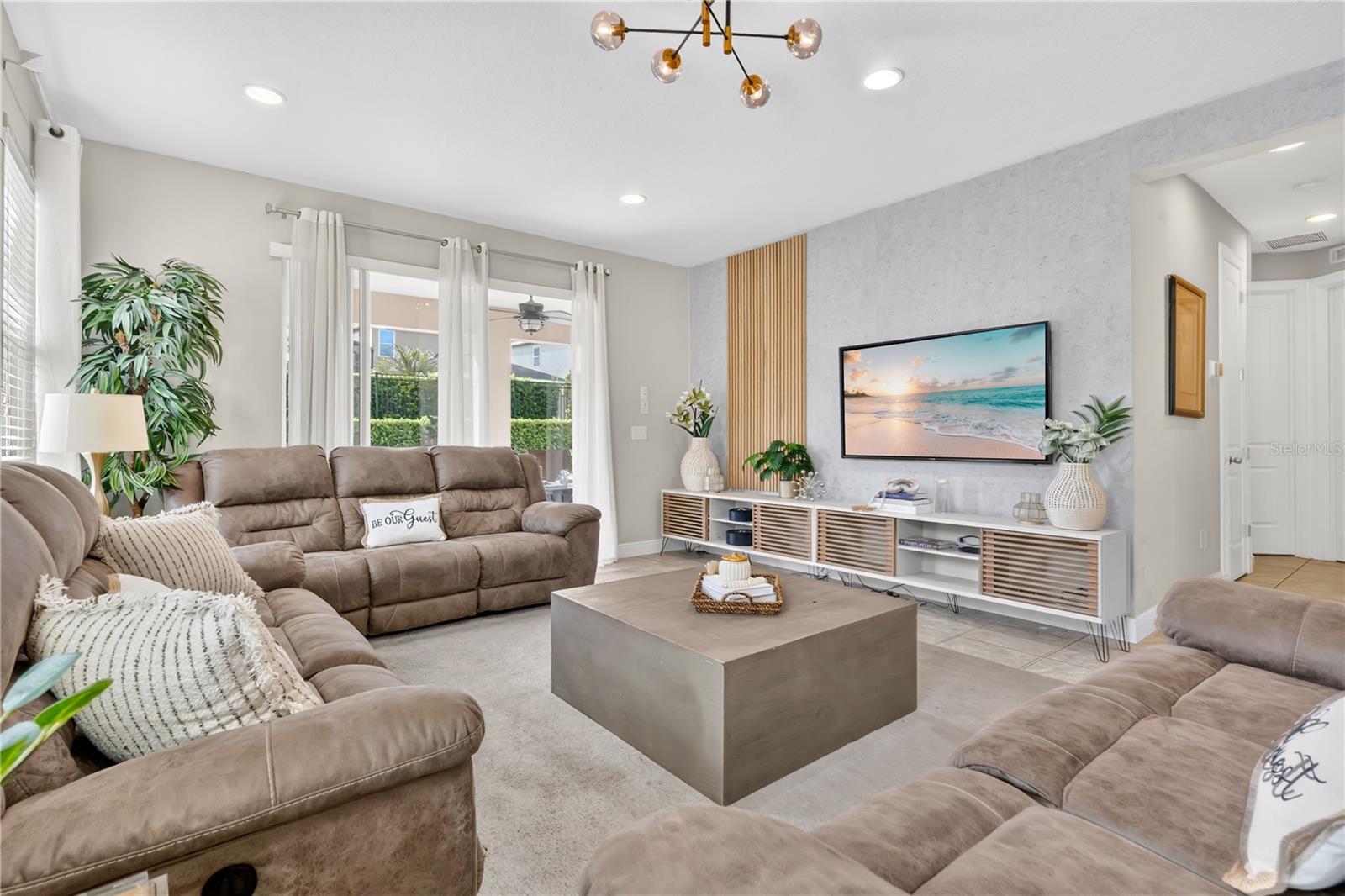 7657 WILMINGTON LOOP