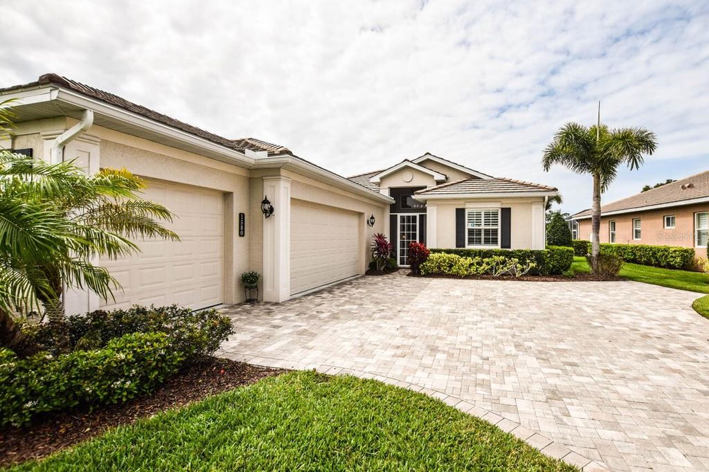 Photo of 1580 Lancashire Drive, Venice, FL 34293 (MLS # N6142744)